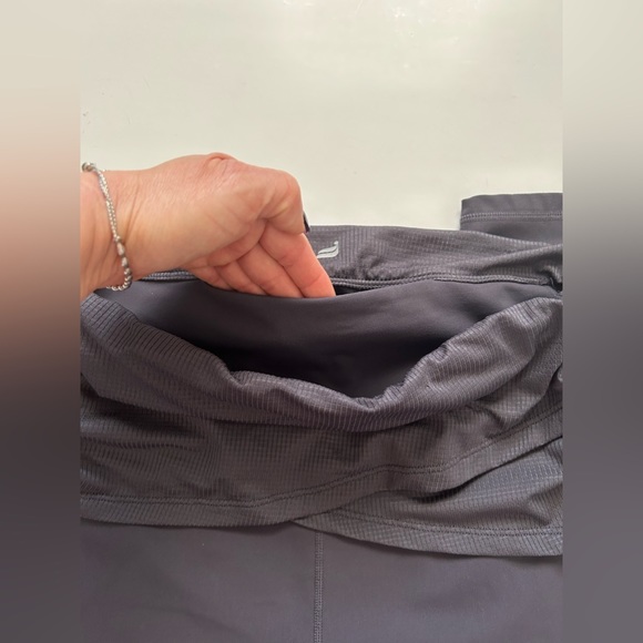 Fabletics Gray Leggings with Skirt Trim. Sz. M - Picture 6 of 10